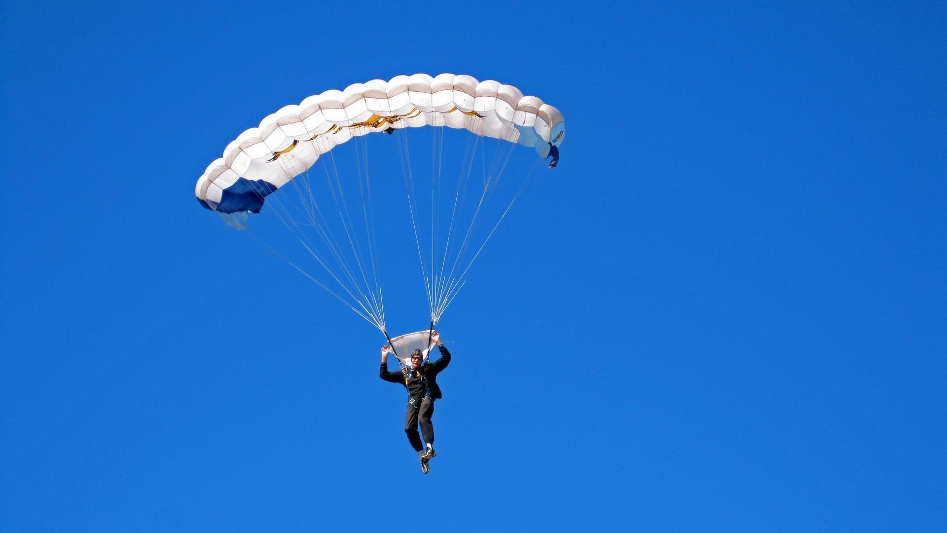 三镇队豪掷千金构筑钢铁中轴 冬窗引援重心锁定中后场悍将