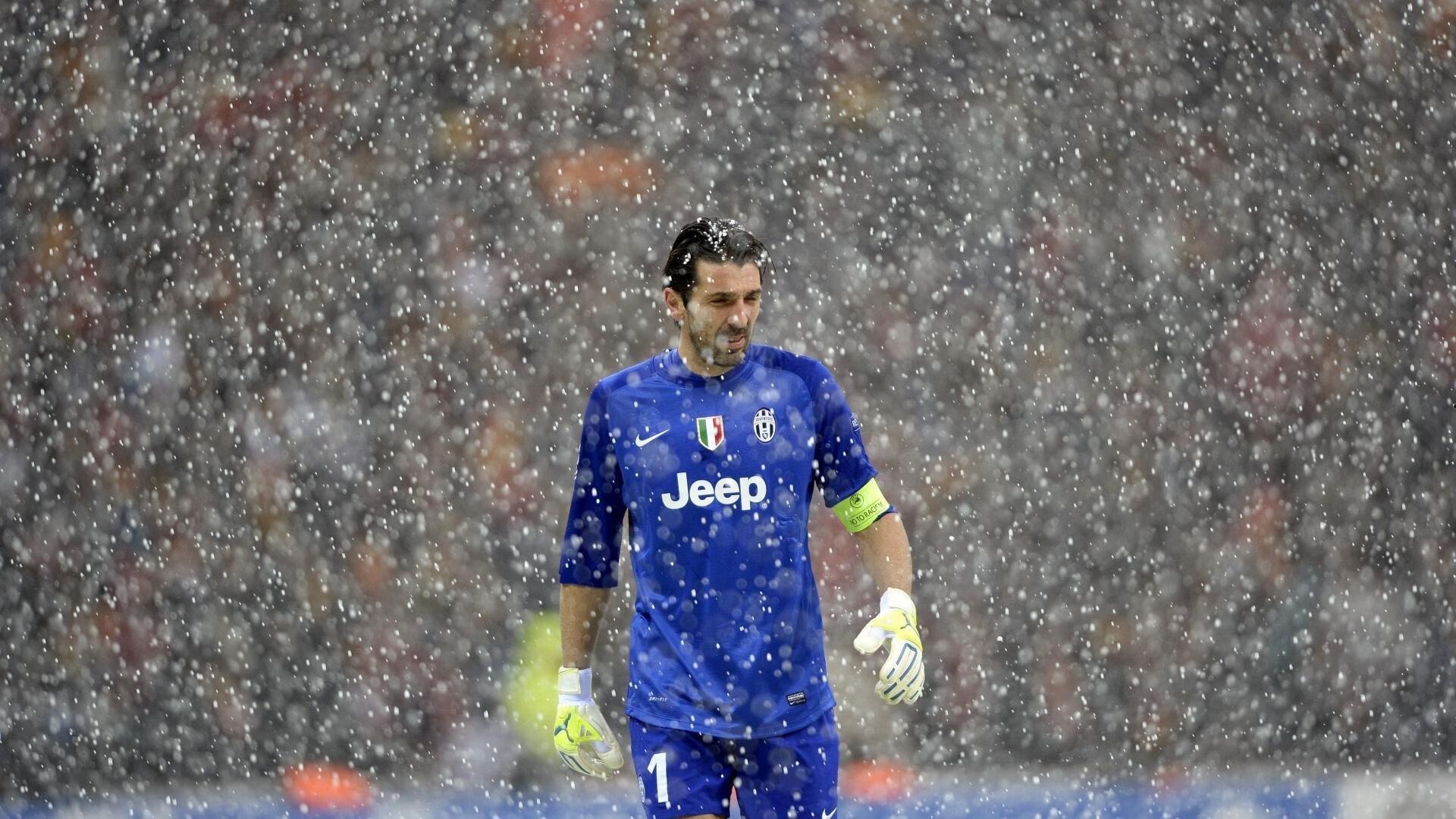 中超三冠王本土化战略显深意，海港精准引援成联赛新标杆